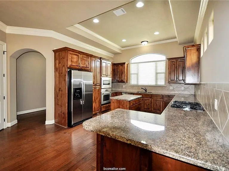 15615 Wood Brook Ln — Photo 3