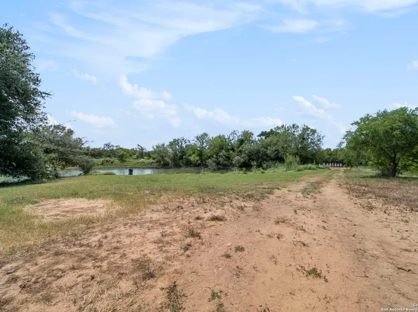 9625 Crow Ln, San Antonio, TX 78101