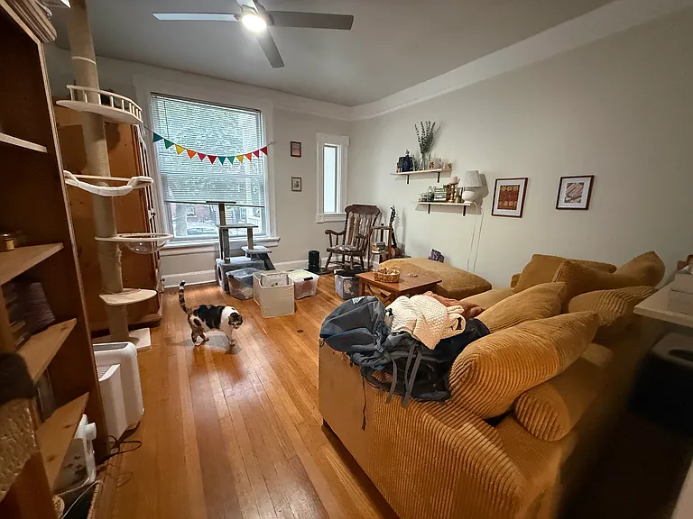 1632 N Claremont Ave #1 — Photo 2