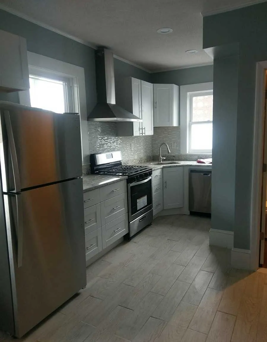 3 bed, $3,000 — Photo 1