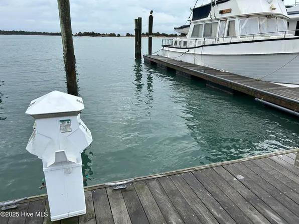 100 Olde Towne Yacht Clb Drive #B09, Beaufort, NC 28516