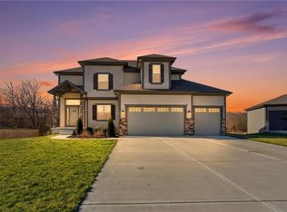 308 E Oak St, Lone Jack, MO 64070