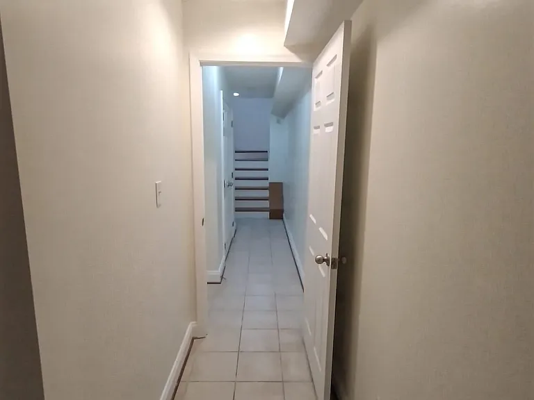 2032 Jefferson St #1 — Photo 10