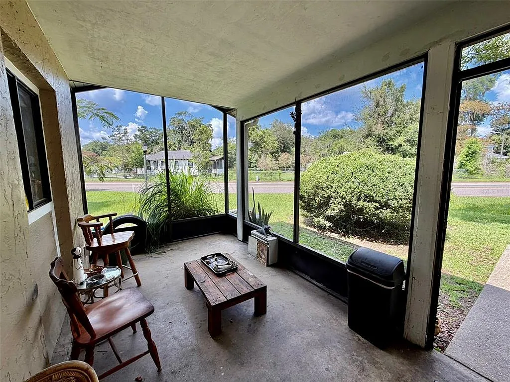 3 bed, 1.0 bath, 1098 sqft, $1,575 — Photo 4