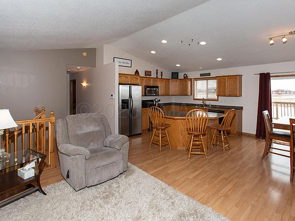 5th image of 3870 12th St W