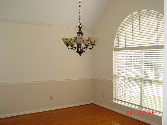 5th image of 2401 Stoney Creek Dr