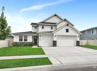 6082 E Canyon Crossing Dr, Nampa, ID 83687