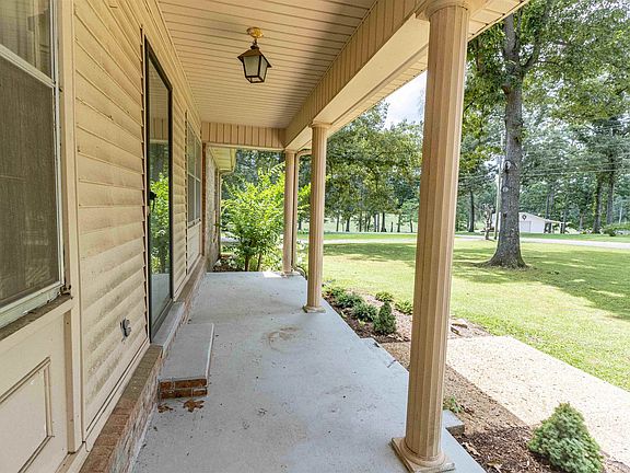 4th image of 1057 Country Club Ln