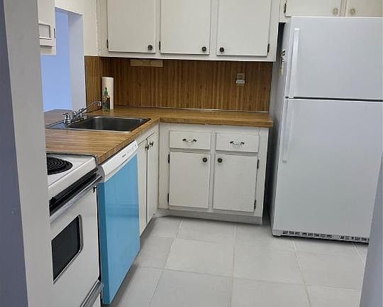 3rd image of 16751 NE 9th Ave APT 302