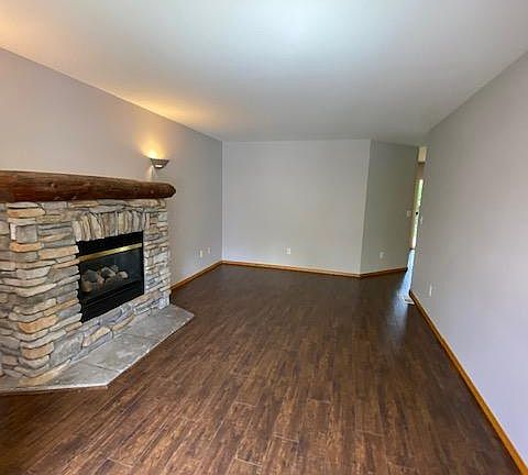 front family room leads to dining/living room area