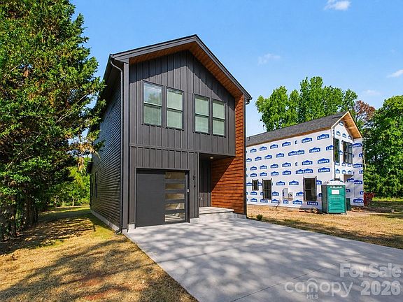 2nd image of 587 Central Dr NW