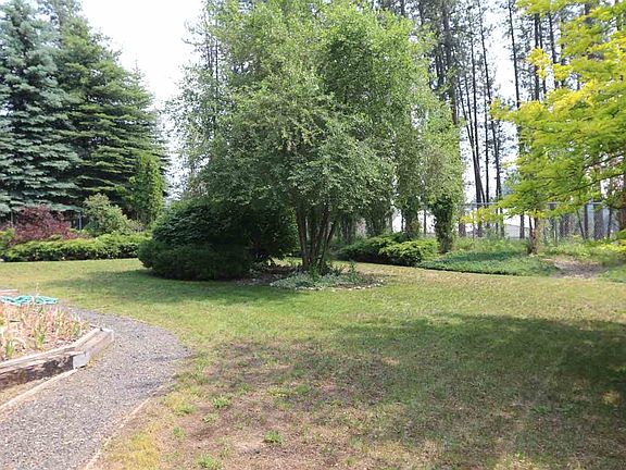 3rd image of 116 E Circle Dr