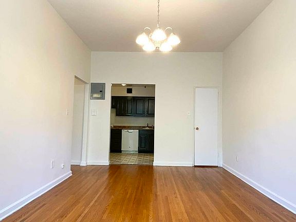 2nd image of 25 W 75th St #3
