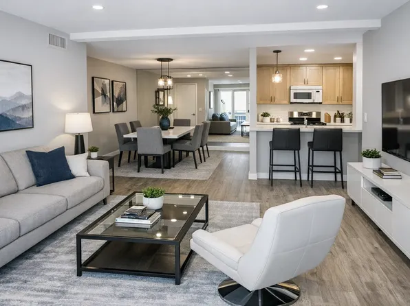 25736 Player Dr Unit R10, Santa Clarita, CA 91355