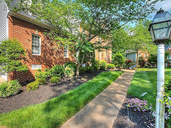 5th image of 9106 Stephens Manor Dr