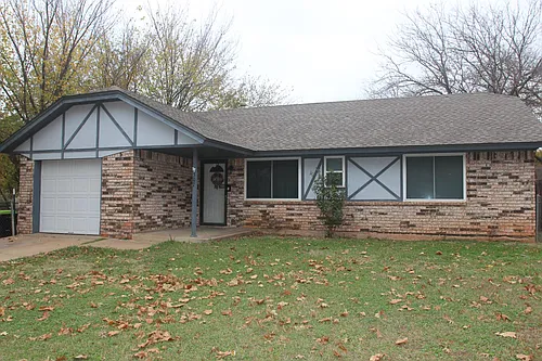 507 Redwood Dr Photo 1