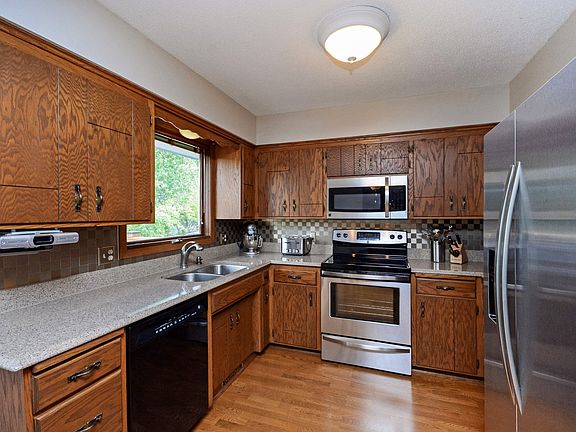 3rd image of 1912 125th St E