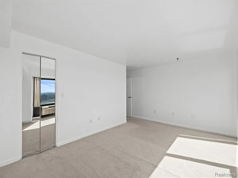 1001 W Jefferson Ave #300-22I — Photo 10
