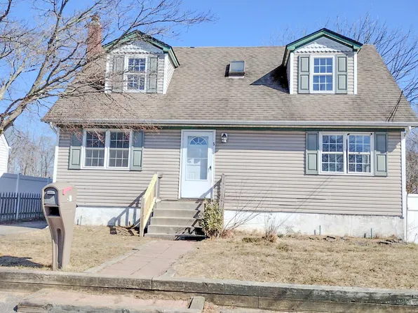 51 N Clinton Avenue, Patchogue, NY 11772