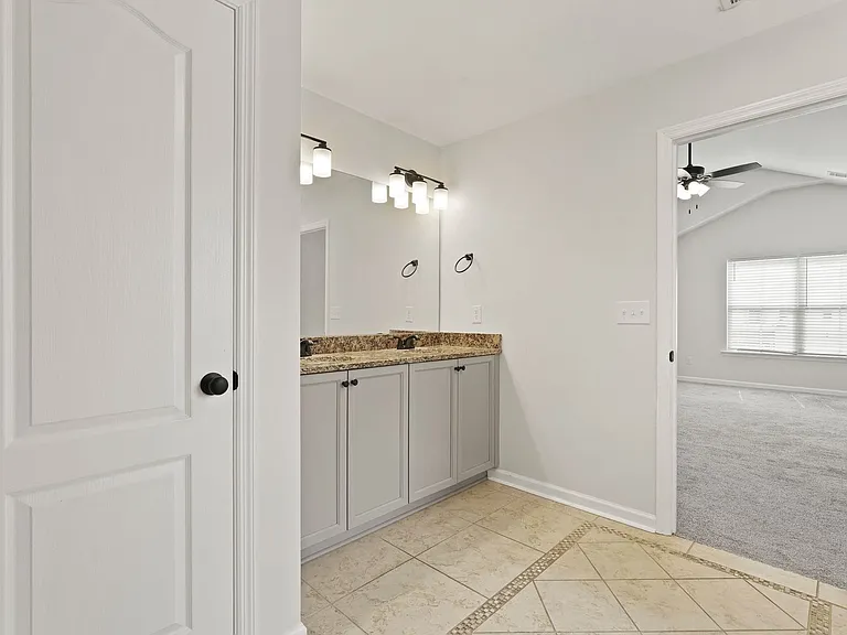 168 Green Paddock Cir — Photo 37