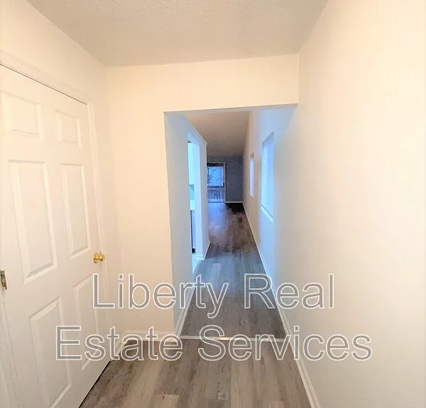 910 Brett Dr #54 — Photo 2