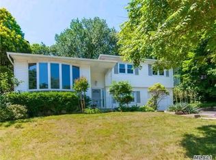 6 Terrace Dr, Great Neck, NY 11021