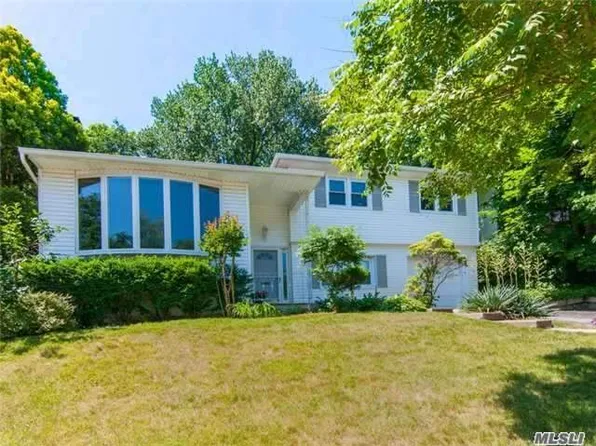 6 Terrace Dr, Great Neck, NY 11021