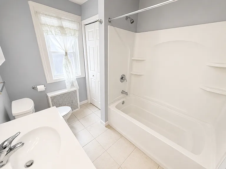 1538 W Chew St — Photo 5