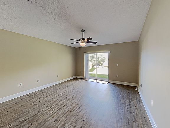 5th image of 655 Doe Cove Pl