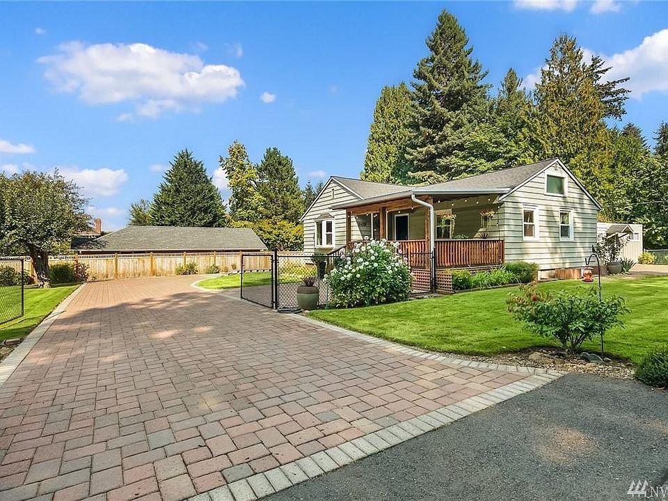 Front view of the house and yard.