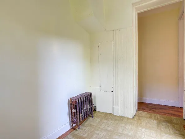 435 Macon Street image 7 of 17