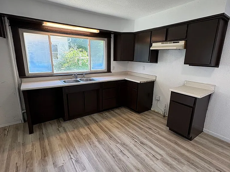 624 Magnolia Pkwy — Photo 2