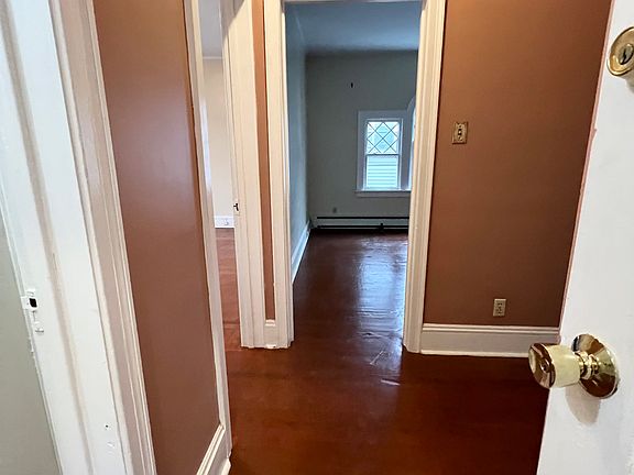 5th image of 715 Western Ave #2