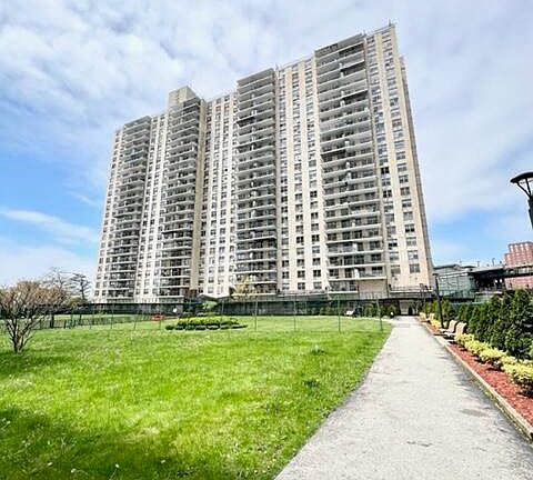 5th image of 601 Surf Ave APT 15N