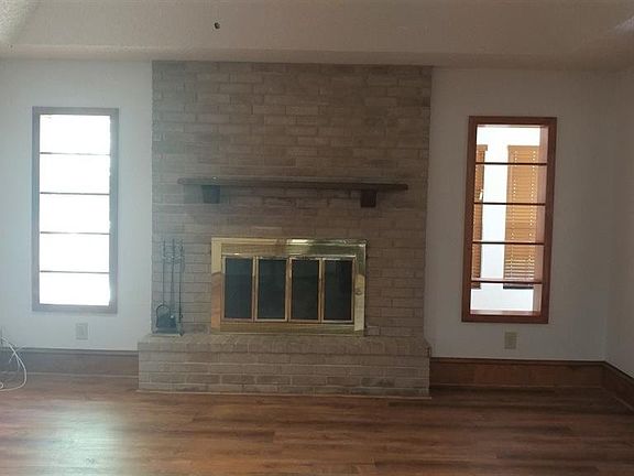 2nd image of 776 Country Club Dr