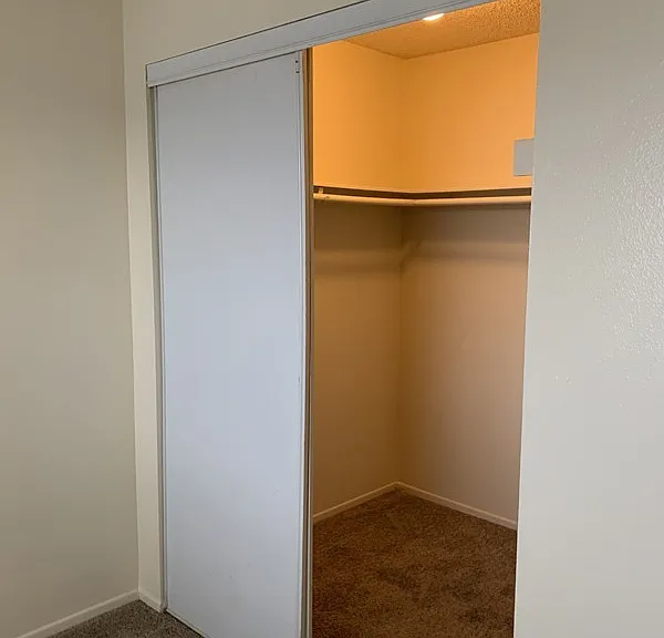 13415 Doty Ave — Photo 39