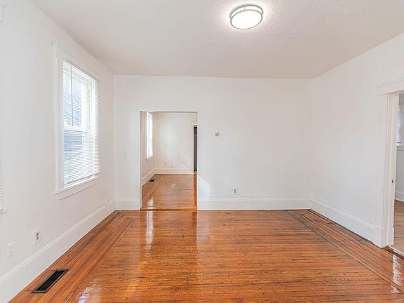 4th image of 2208 W 20th St #1
