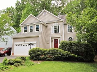 916 Walton Creek Dr, Midlothian, VA 23114