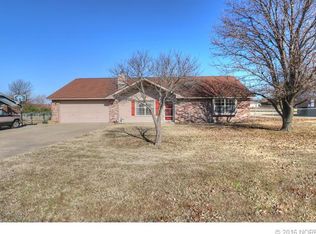 10619 E 112th Pl N, Owasso, OK 74055