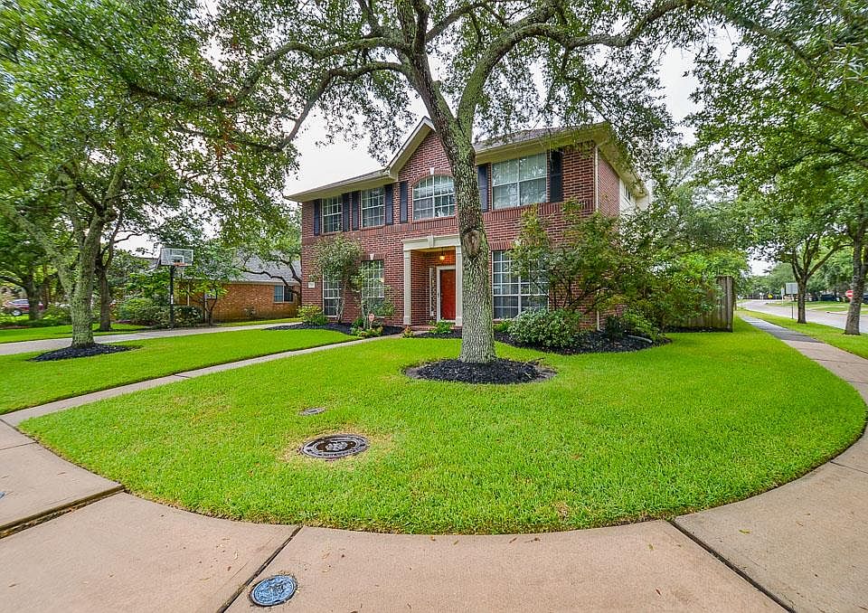 1st image of 301 Capewood Dr