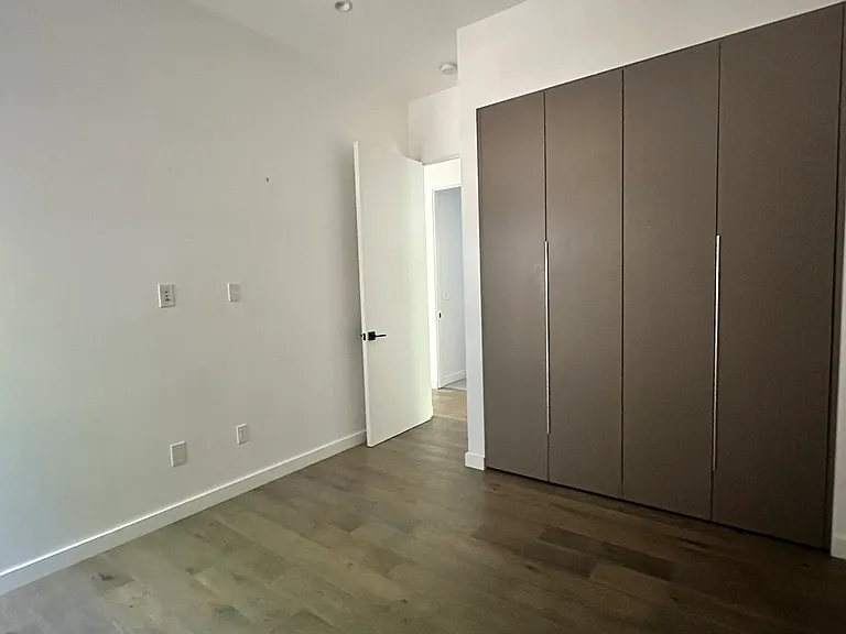 2828 S Cloverdale Ave — Photo 3