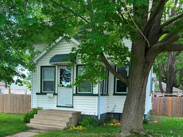417 Wallace St, Chatham Kent, ON N8A 1L5
