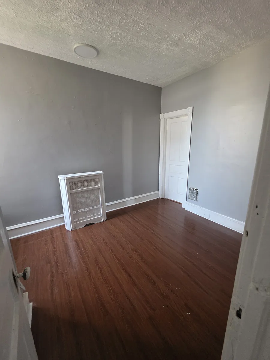 Building Photo - 1228 W Oakdale St