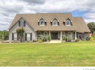 4525 Royal Oak Ln, Sapulpa, OK 74066