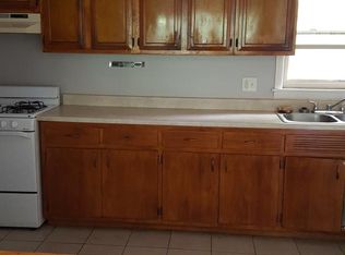 450 Rogers St APT 2E, Downers Grove, IL 60515