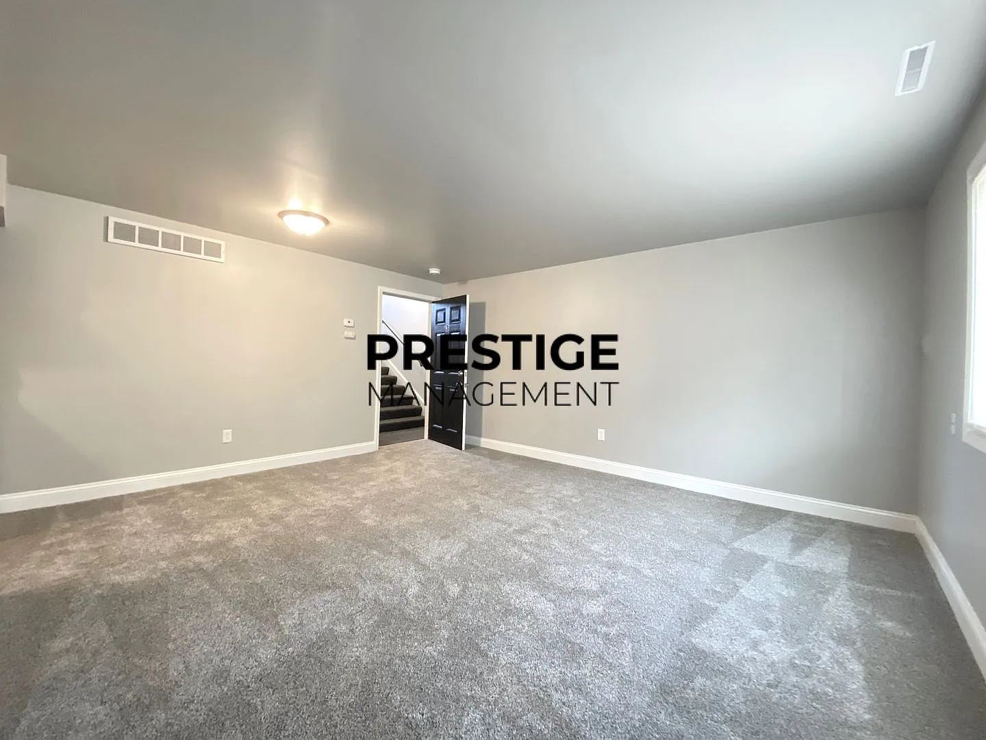 207 E 37th Ave — Photo 3