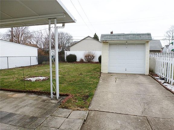 4th image of 14108 Bidwell Ave