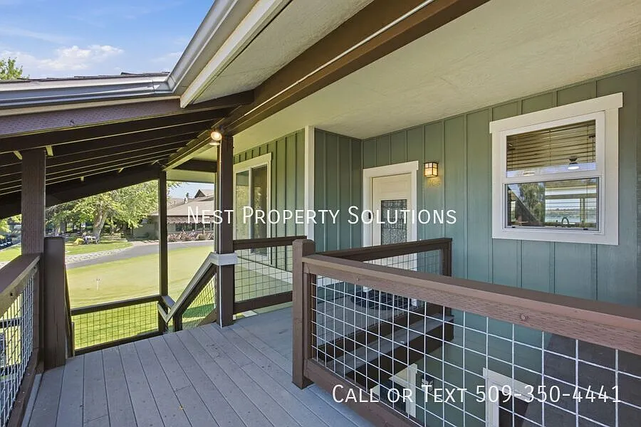 Golf Course Living! Spacious 4-Bedroom with W/S/G Included — Photo 4