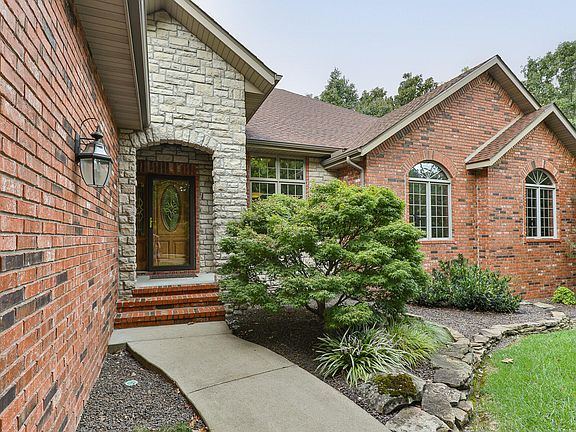 3rd image of 5265 N Missouri Oak Trail