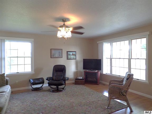 4th image of 11788 Greenbriar Dr